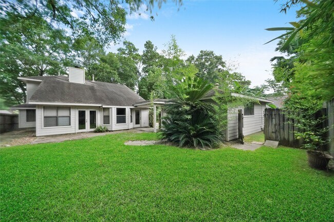 Building Photo - 2402 Brookdale Dr