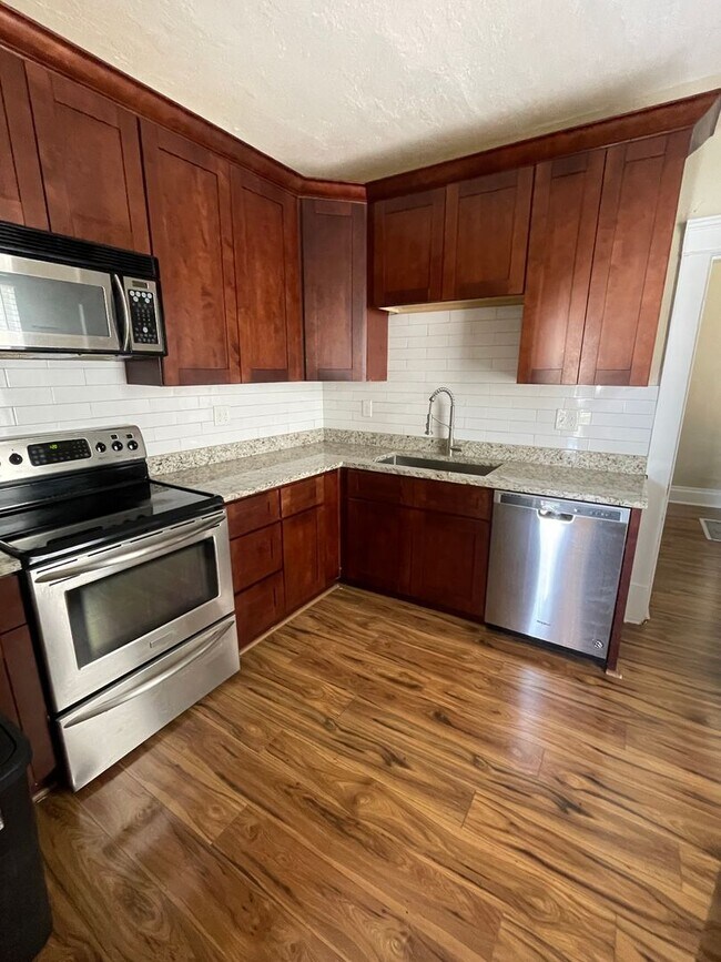 Building Photo - Hoagland Ogden Duplex