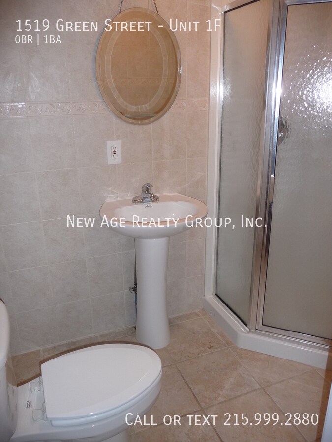 Building Photo - 1519 Green St