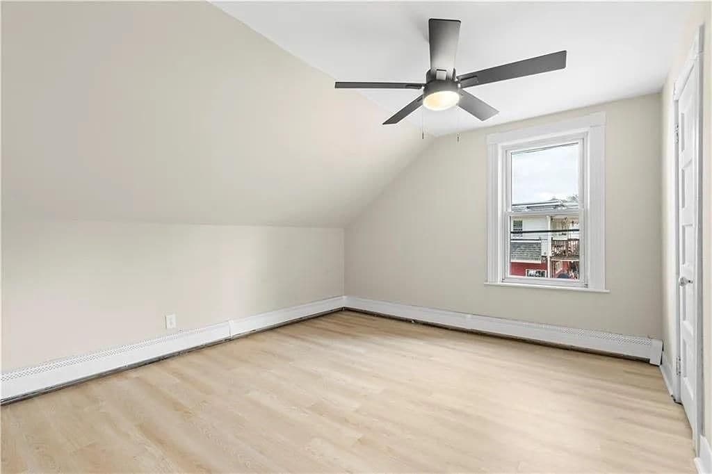 Building Photo - 715 Elm St