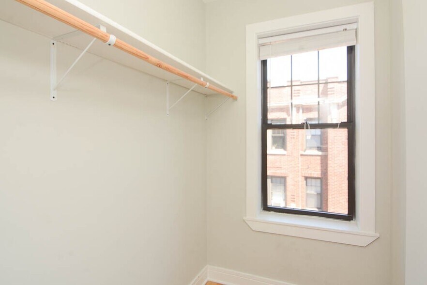 Building Photo - 4337 N Wolcott