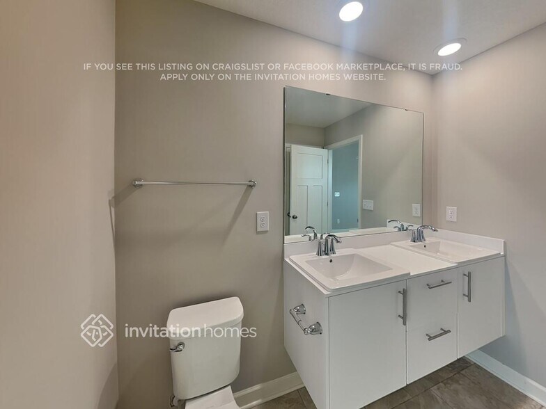 Building Photo - 10946 Zest St NE