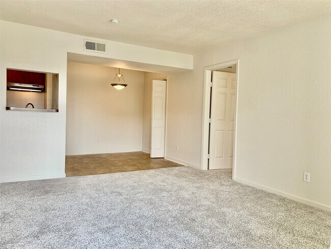 Building Photo - 8100 Creekbend Dr