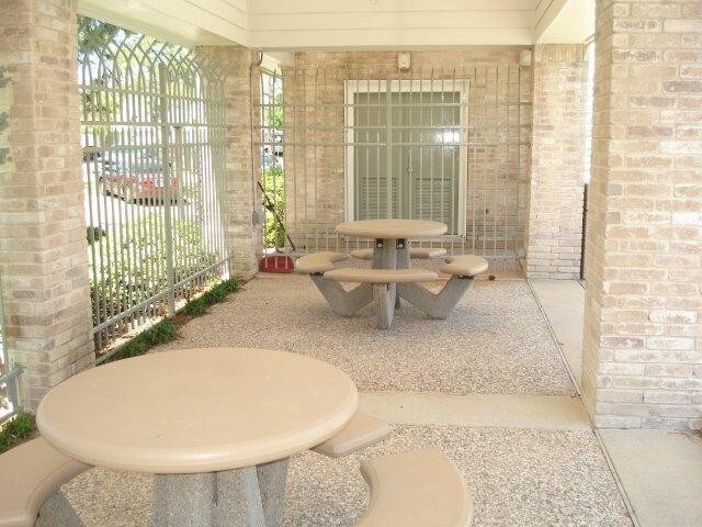 Building Photo - 11983 Bob White Dr