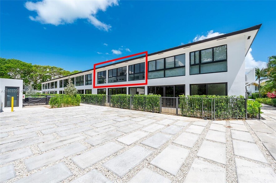 Building Photo - 204 Sunrise Dr