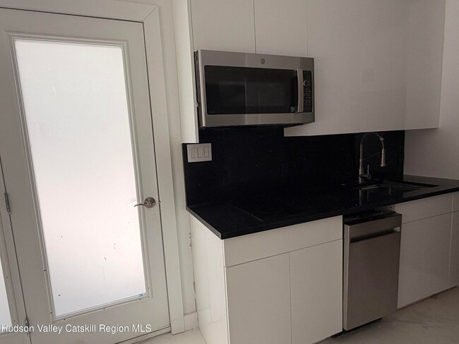 Building Photo - 6137 Main St