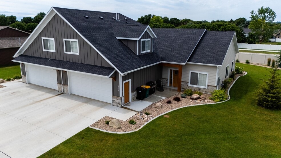 Primary Photo - The Earl Twin Homes