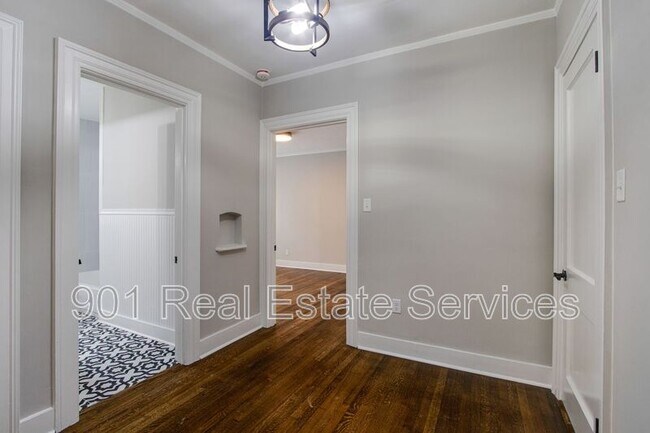 Building Photo - 2115 Hallwood Dr