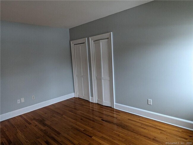 Building Photo - 341 Alden Ave