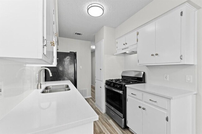 Building Photo - 10807 Lambert Cir