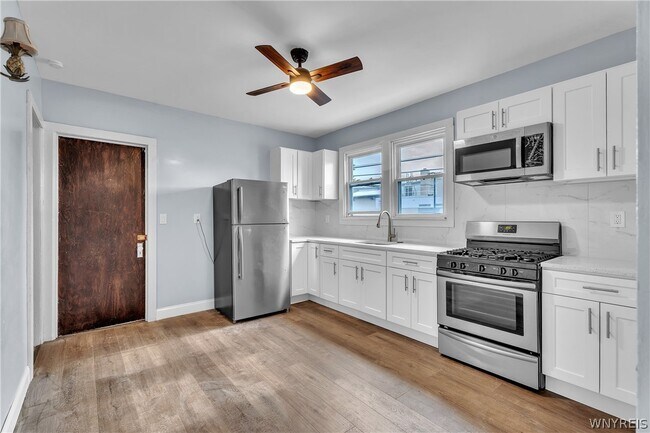 Building Photo - 212 Lockwood Ave