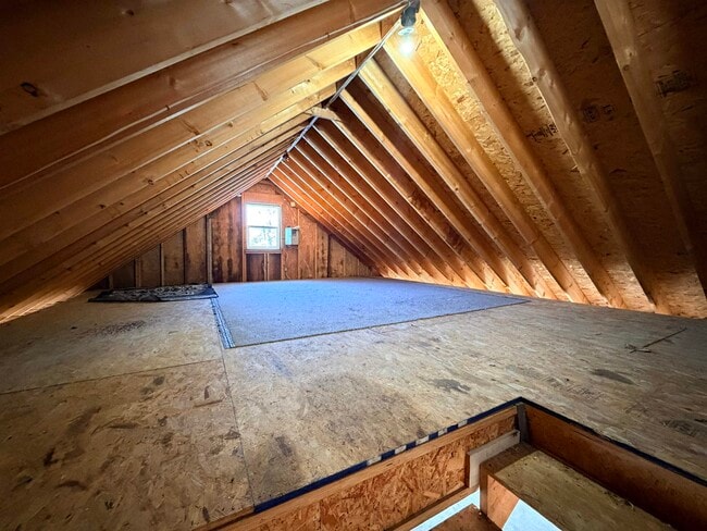 Building Photo - 98 Ledge Hill Rd