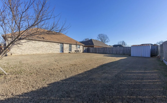 Building Photo - 16 Birch Hollow Ln