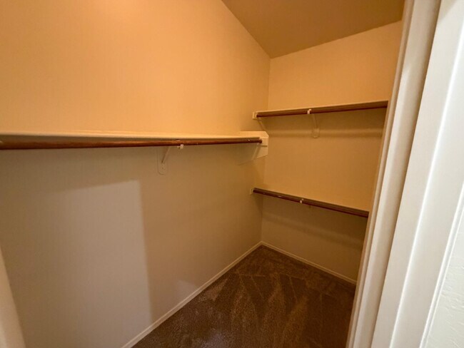 Building Photo - 5233 E Carmel Ave