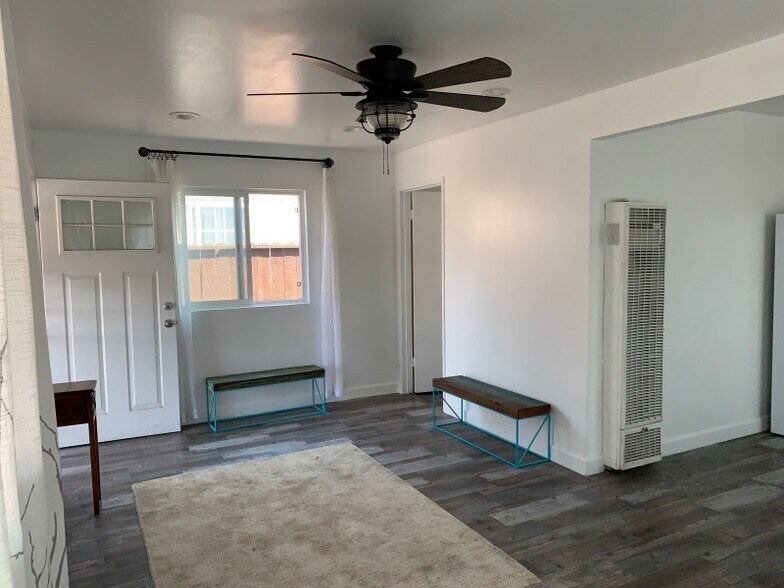 View of bedroom door - 14520 Pontlavoy Ave