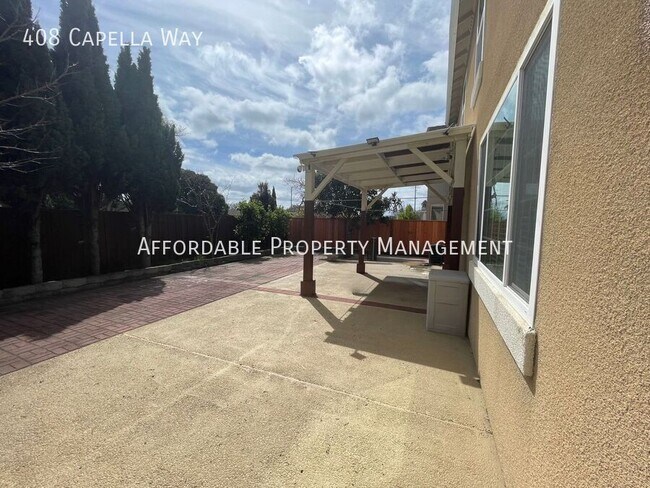 Building Photo - 408 Capella Way