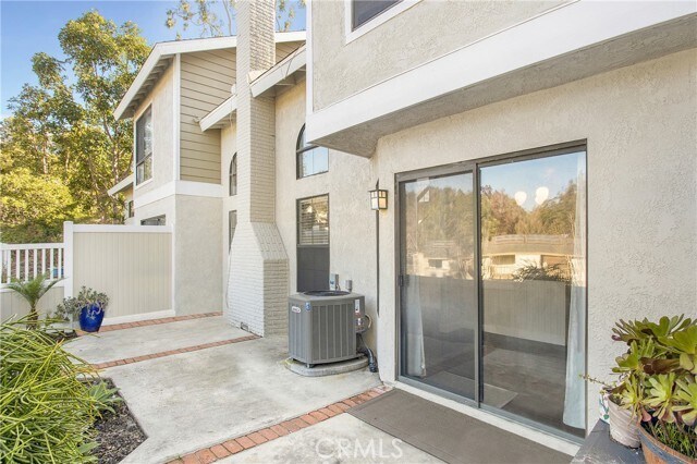 Building Photo - 26211 Las Flores