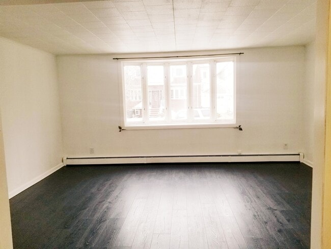 Building Photo - 159 W 10th St