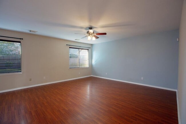 Building Photo - 4410 Sherwood Green Ct