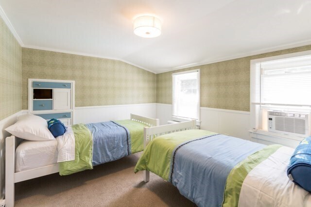 Building Photo - 43 Edgartown Rd