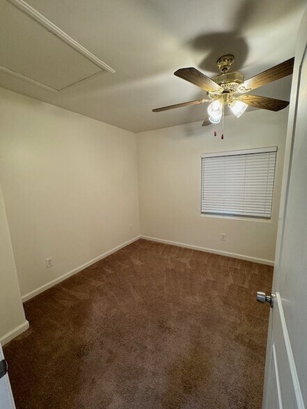 Building Photo - 1153 W 37th Pl