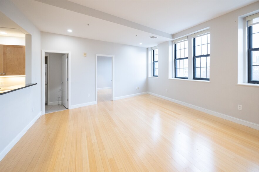 Building Photo - 460 Harrison Ave