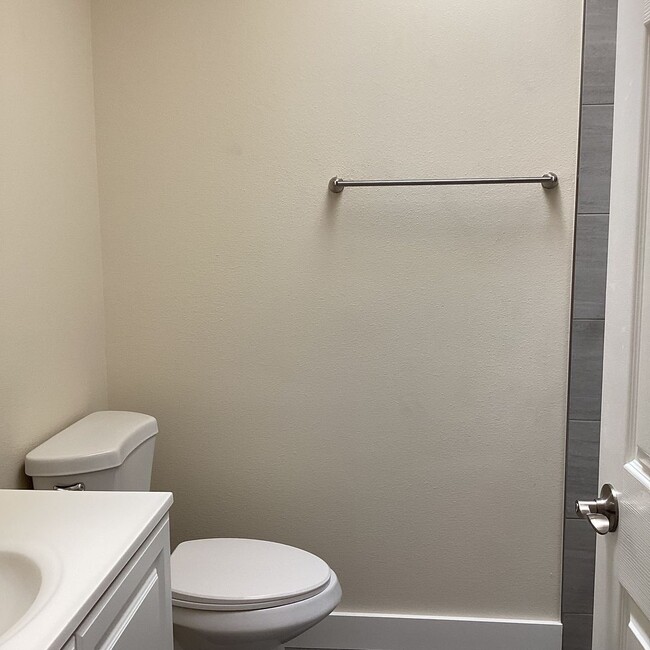 Building Photo - Updated 4 bedroom in The Desirable Merrill...