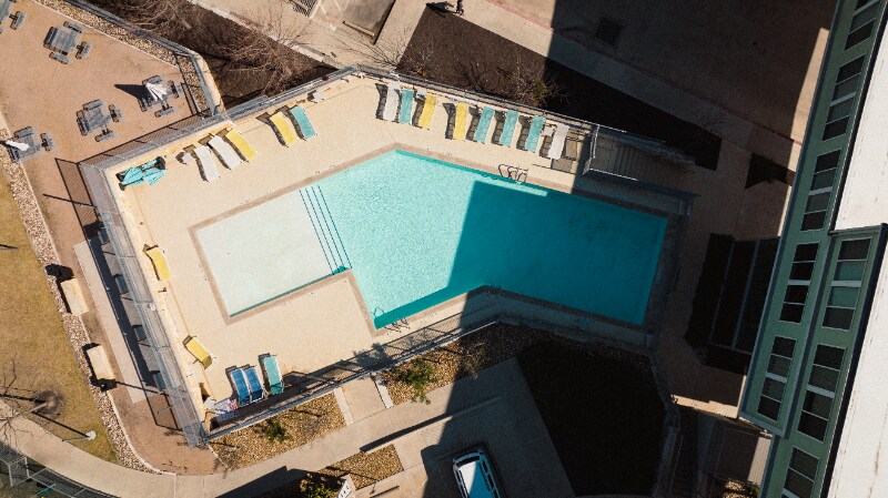 Building Photo - 604 N Bluff Dr