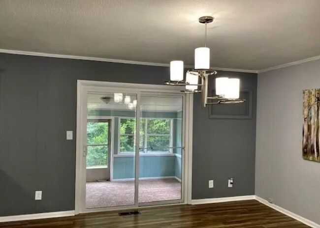 Building Photo - Cozy Ranch Home w/ Enclosed Sunroom, Fully...