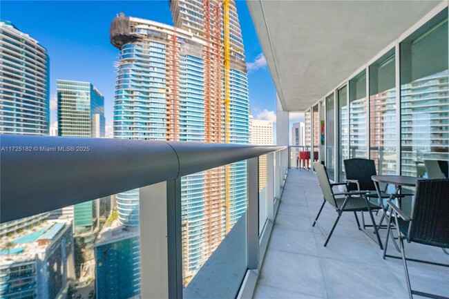 Building Photo - 465 Brickell Ave