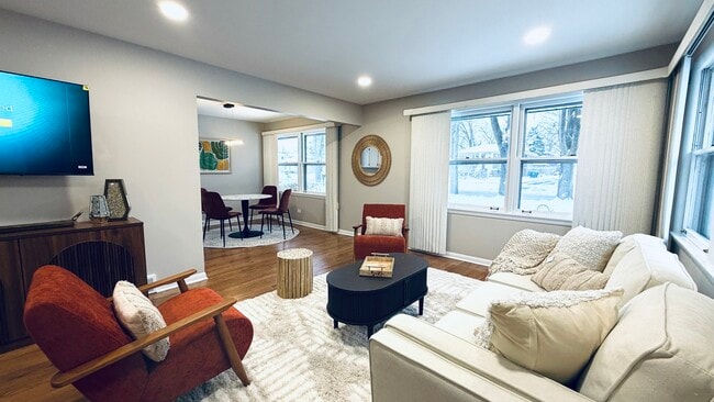 Building Photo - 9323 80th Ct