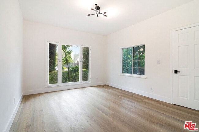 Building Photo - 6686 Drexel Ave