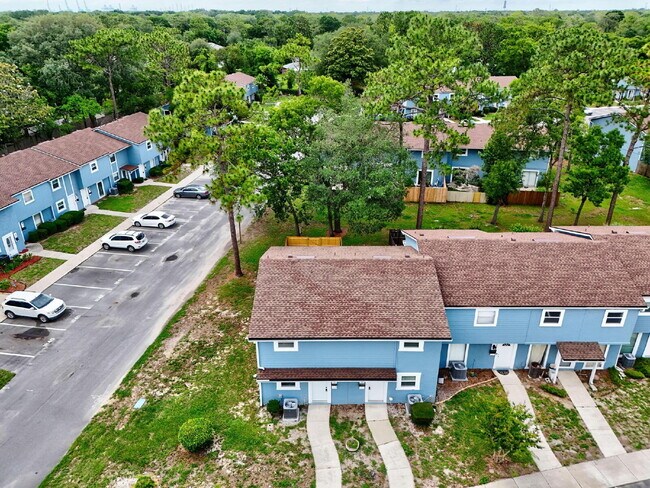 Building Photo - 11359 Bedford Oaks Dr