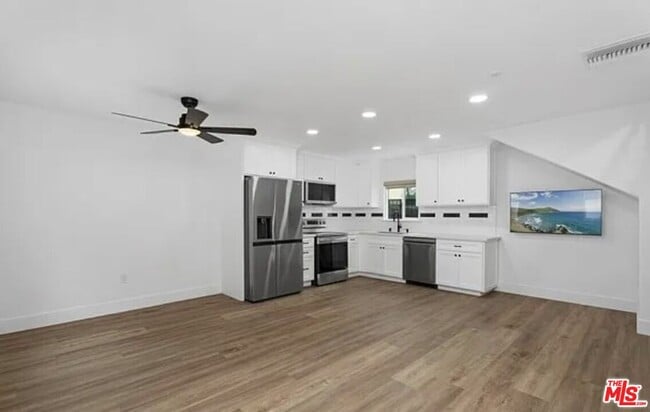 Building Photo - 6132 Myrtle Avenue