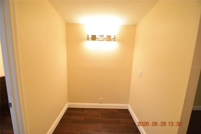 Building Photo - 12106 Waterview Dr