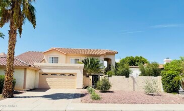 Building Photo - 3822 E Wildwood Dr