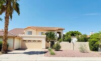 Building Photo - 3822 E Wildwood Dr