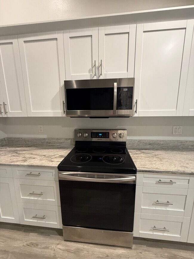 Building Photo - 11827 Hickorynut Dr