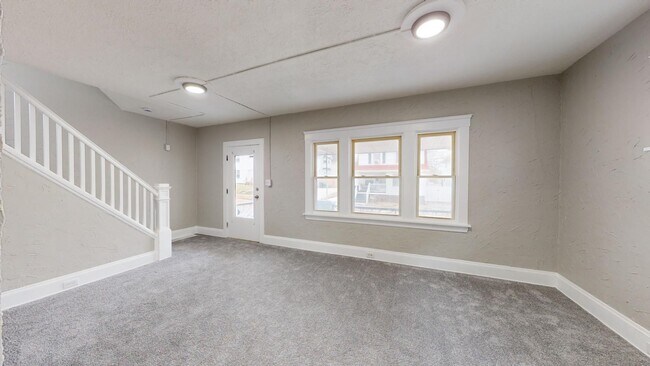 Building Photo - Old Brooklyn Area - 3 Bedroom Single Famil...