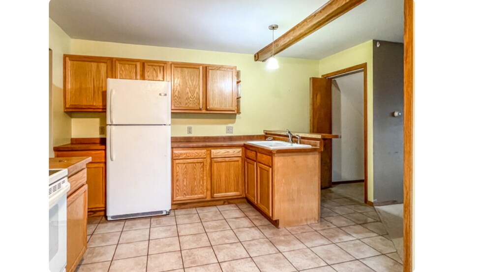 Building Photo - 2210 Longyear Ave