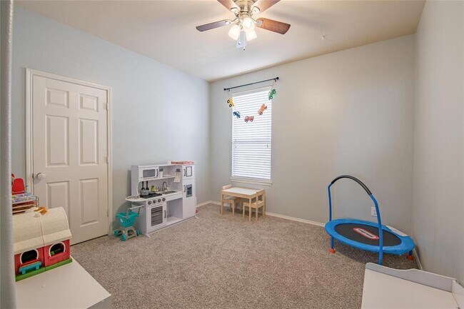 Building Photo - 7616 Berrenda Dr