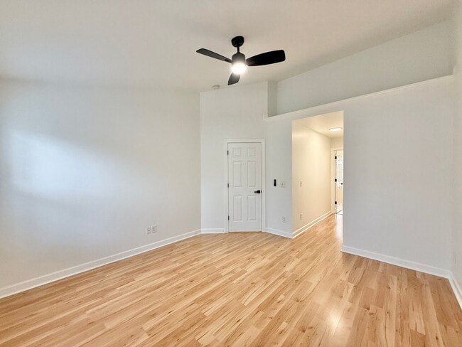 Building Photo - Modern 3BD, 2.5BA End Unit Raleigh Townhome with HOA Amenities Near I-540 & Triangle Town Center