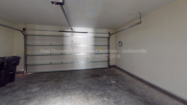 Building Photo - 630 Glendale Ln