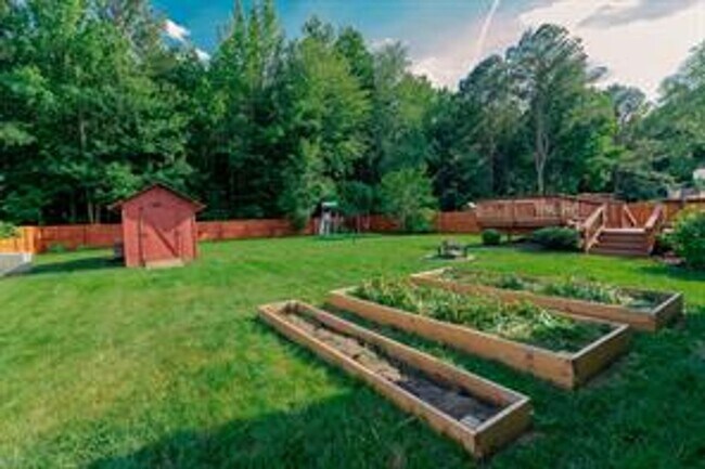 Building Photo - Gorgeous 4 bed, 3 bath in Great Bridge!
