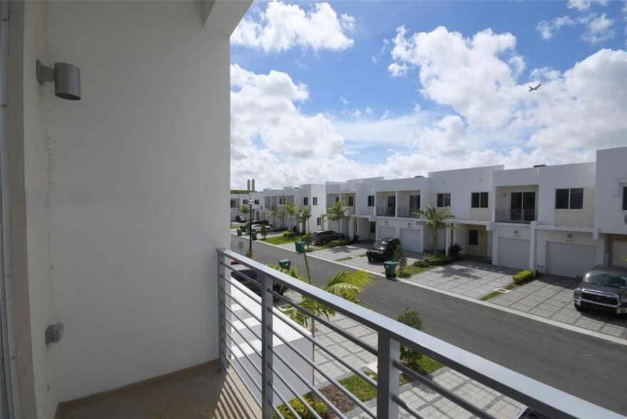 Building Photo - 10259 NW 72nd Ter