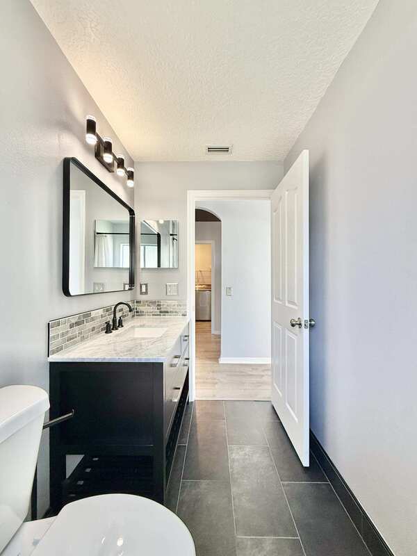 Building Photo - 838 Addison Dr NE