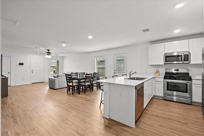Building Photo - 9043 Estes Lks Dr