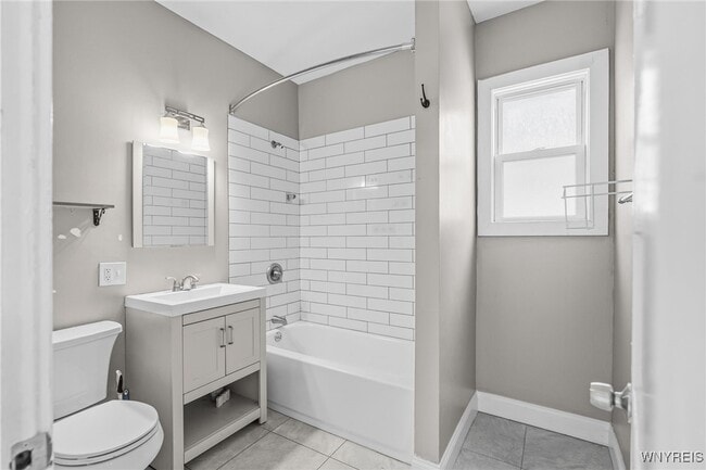 Building Photo - 2342 Seneca St