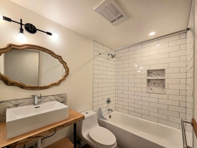 Building Photo - 3-Bedroom Home w/ 2-Car Garage & Fenced-In Backyard!