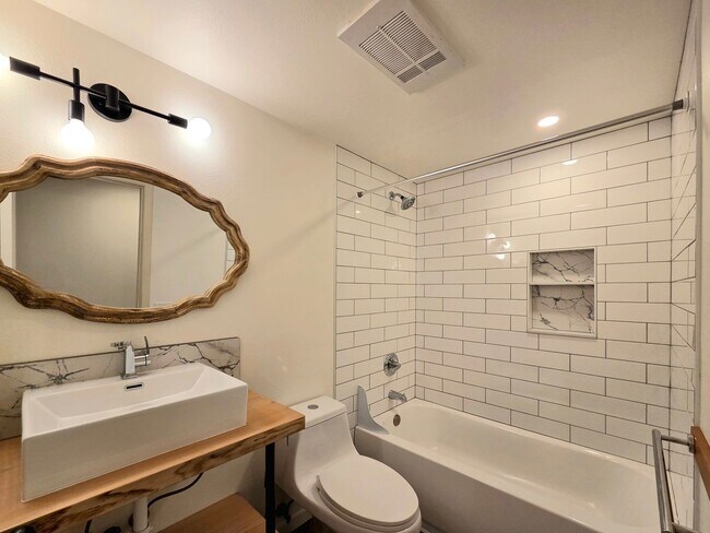 Building Photo - **MOVE-IN SPECIAL** 3 Bed / 2 Bath Rambler – Huge Fenced Yard + 2-Car Garage – Available Now